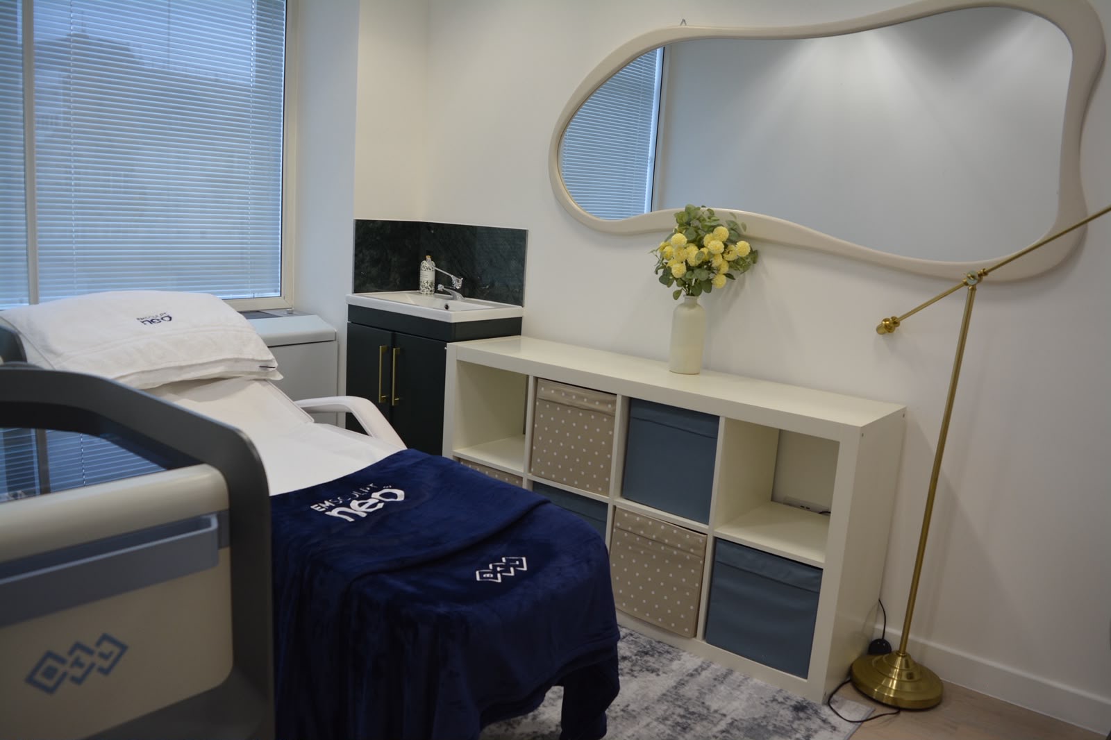 EDIT London clinic room at 33 Cavendish Square, Marylebone